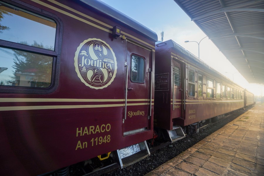 sjourney train outside view