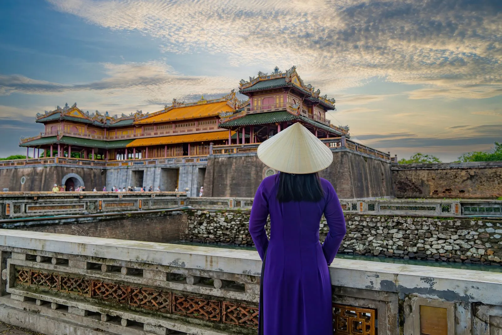 Hue: A Journey Through Vietnam’s Imperial Past 1 A Journey of Eight Days, Across the Heart of a Nation