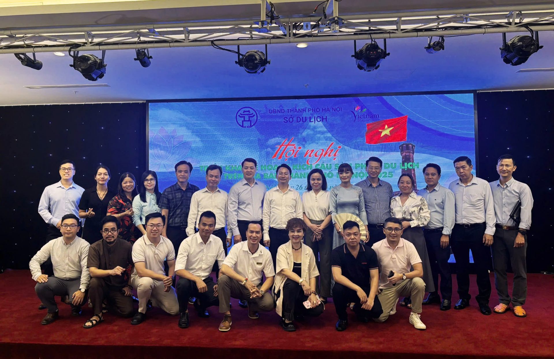 SJourney Accompanies Hanoi in Boosting Tourism for Late 2025 1 z6743773210733 f04e8a7cd38ead36f13d99a67e7a2656