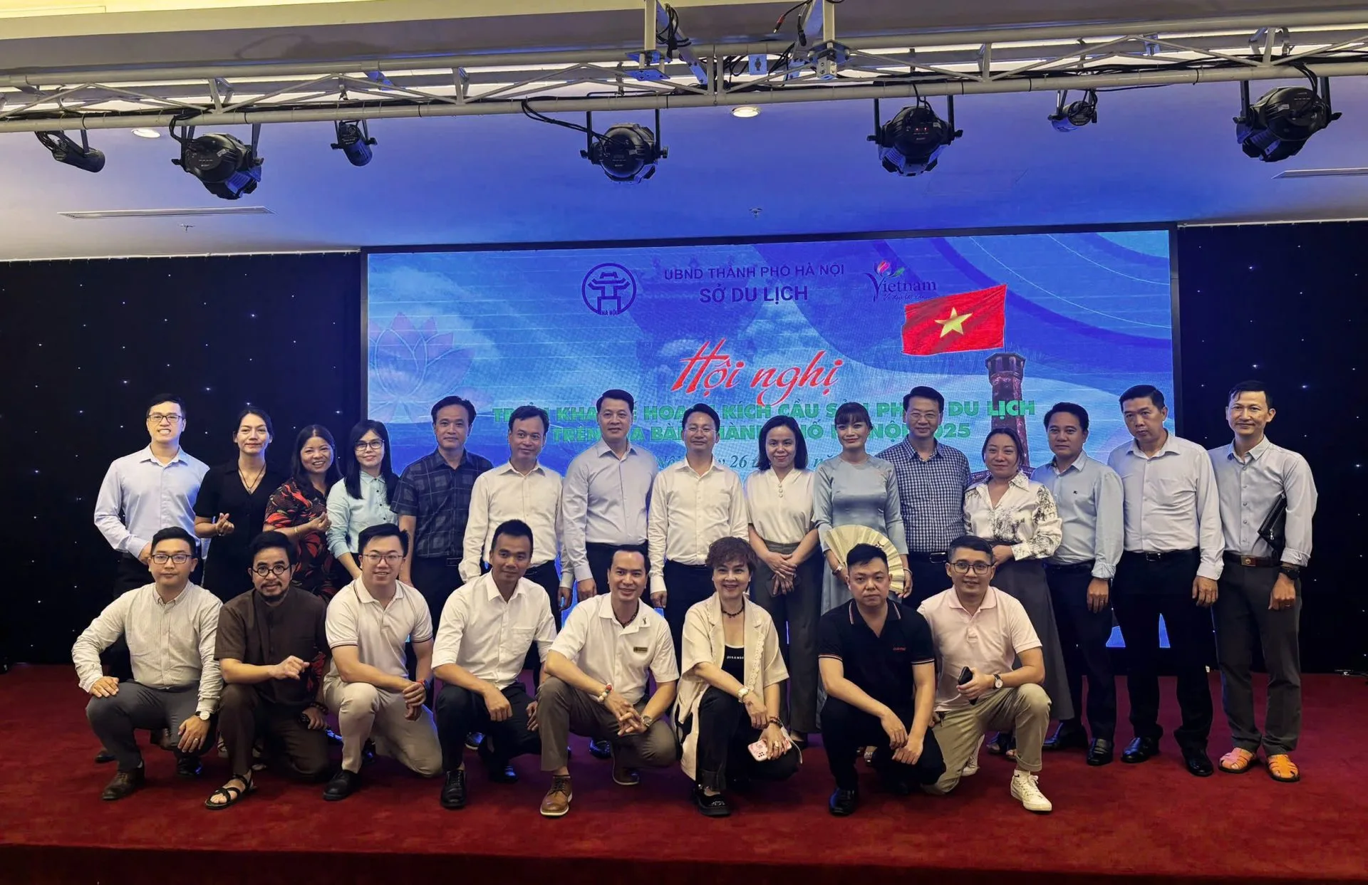 SJourney Accompanies Hanoi in Boosting Tourism for Late 2025 1 z6743773210733 f04e8a7cd38ead36f13d99a67e7a2656