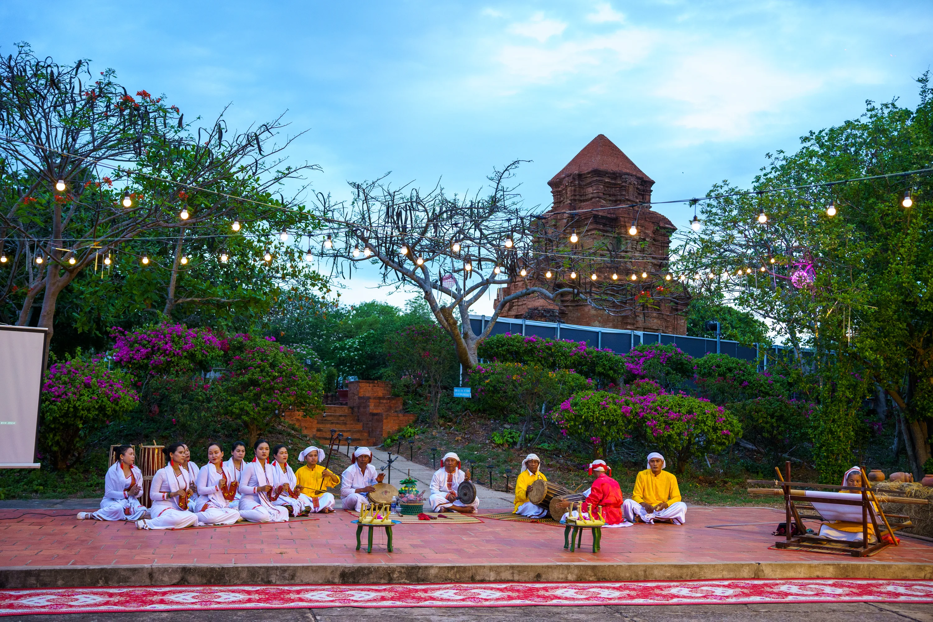 Exploring Phan Thiet Autumn: Weather and the Mid-Autumn Festival 1 FC108290
