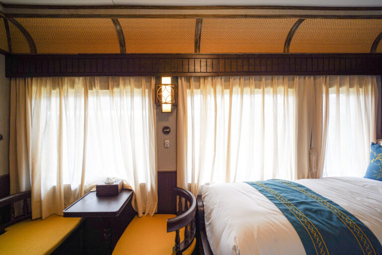 Vietnam overnight train soft sleeper compartment — Hanoi to Hue by rail