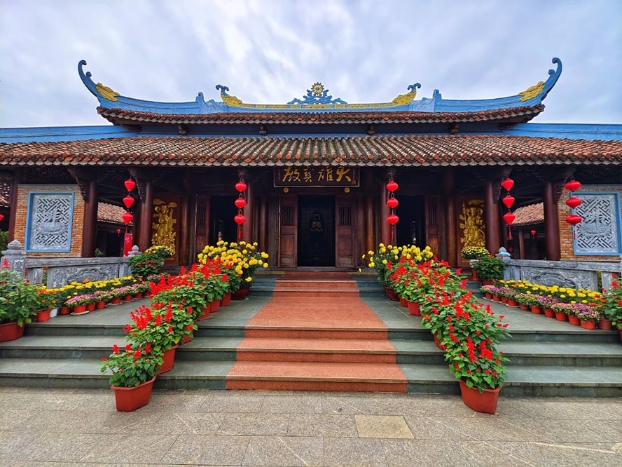 Van Duc Pagoda Van Duc Pagoda