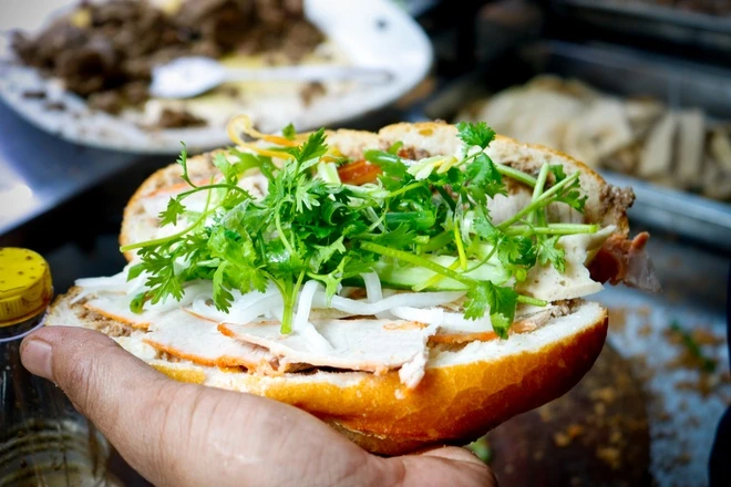 banh mi bay ho banh mi bay ho