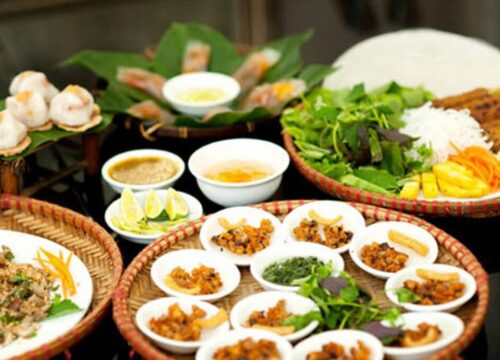 Hue Cuisine Guide: 10 Must-Try Royal Dishes & Street Food