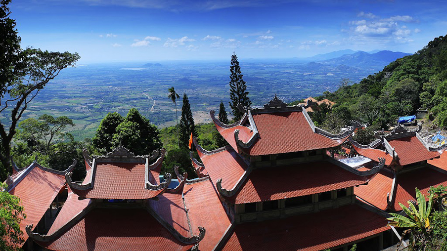 . Chua Linh Son Truong Thoj Nguon https bongtrip.vn blogs chua linh son truong tho thi vi ve dep giua nui ta cu phan thiet private tour