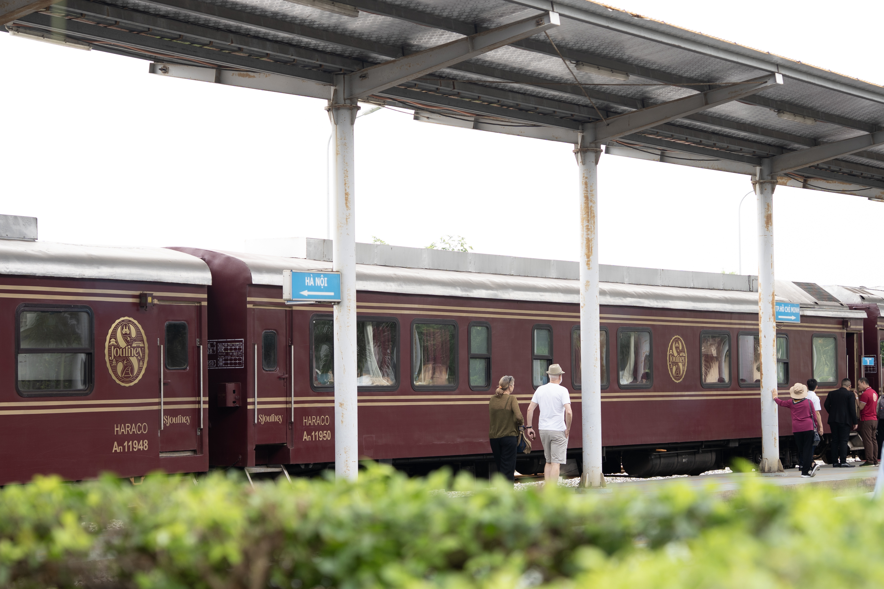 Sjourney train to ninh binh
