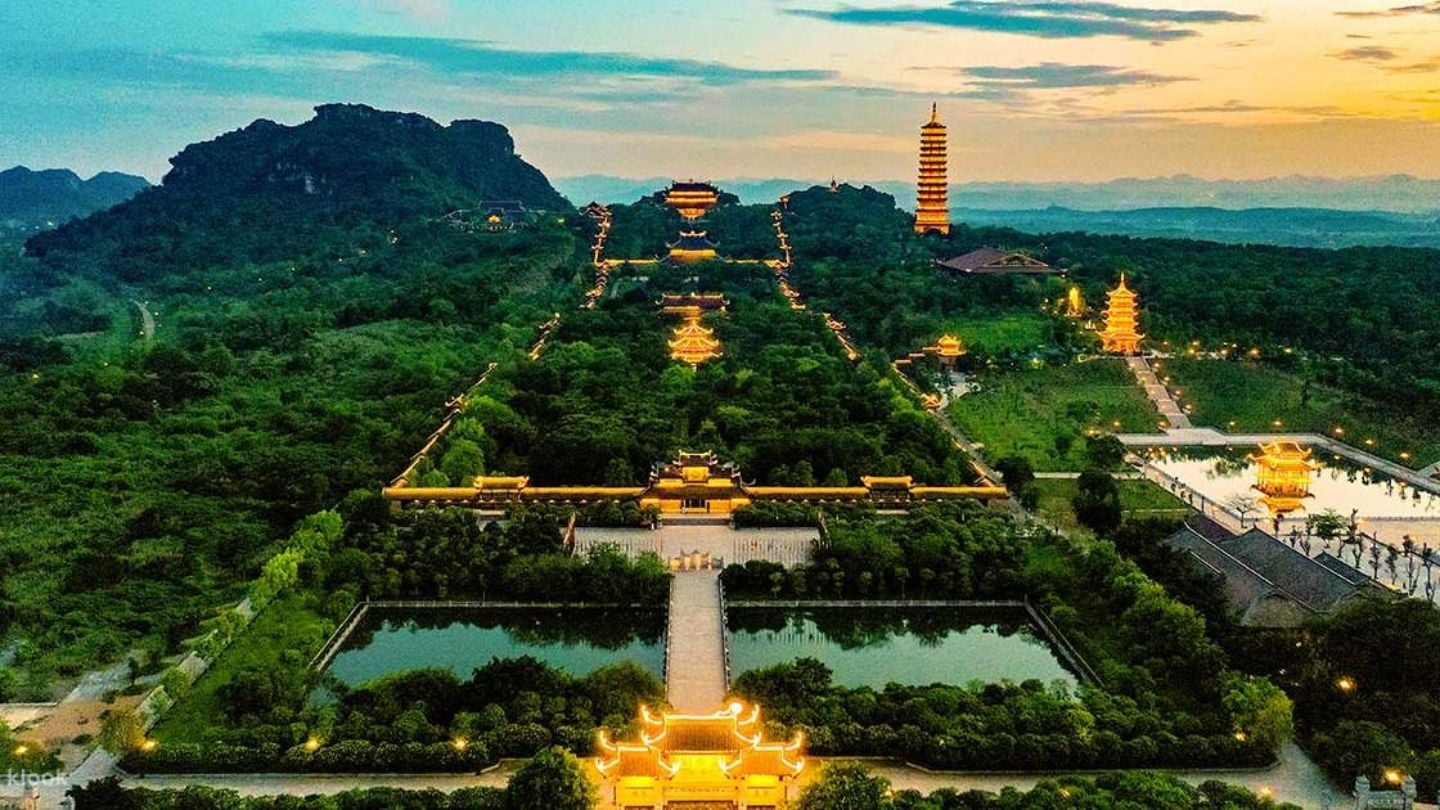 Explore the Bai Dinh Pagoda