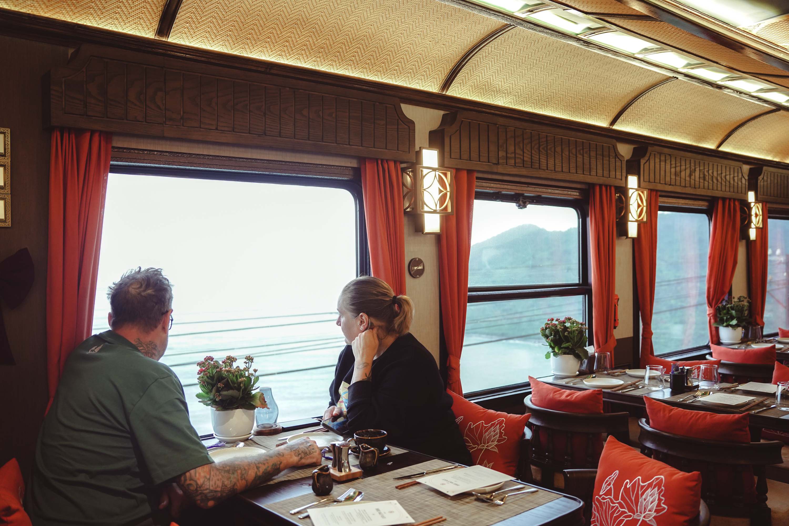 Sjourney - Private Train