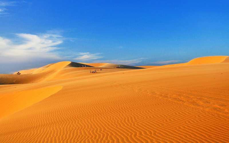 red sand dunes doi hong