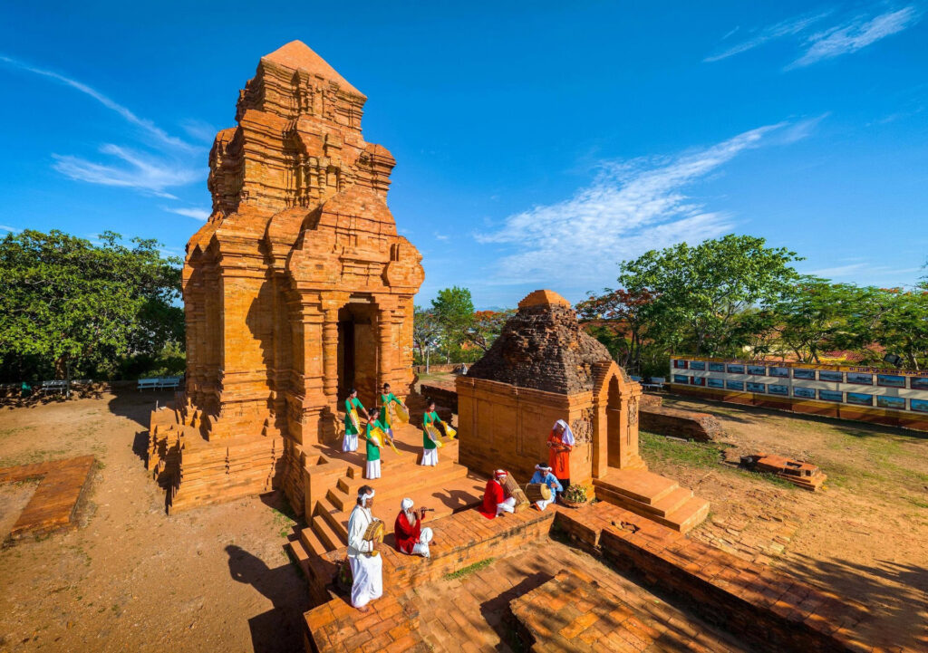 thap cham poshanu phan thiet x