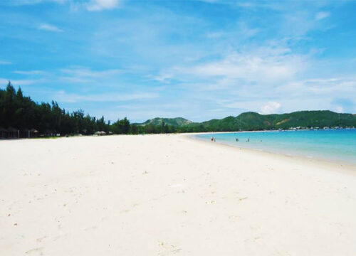 Top 9 Beautiful Beaches in Phu Yen & Essential Travel Tips 1 Top 9 Beautiful Beaches in Phu Yen & Essential Travel Tips