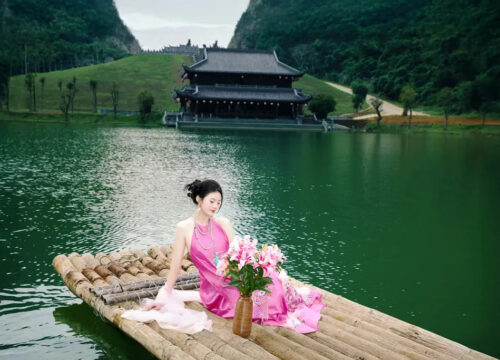 Ninh Binh Cruise Guide: Best Boat Tours & Luxury Travel Tips