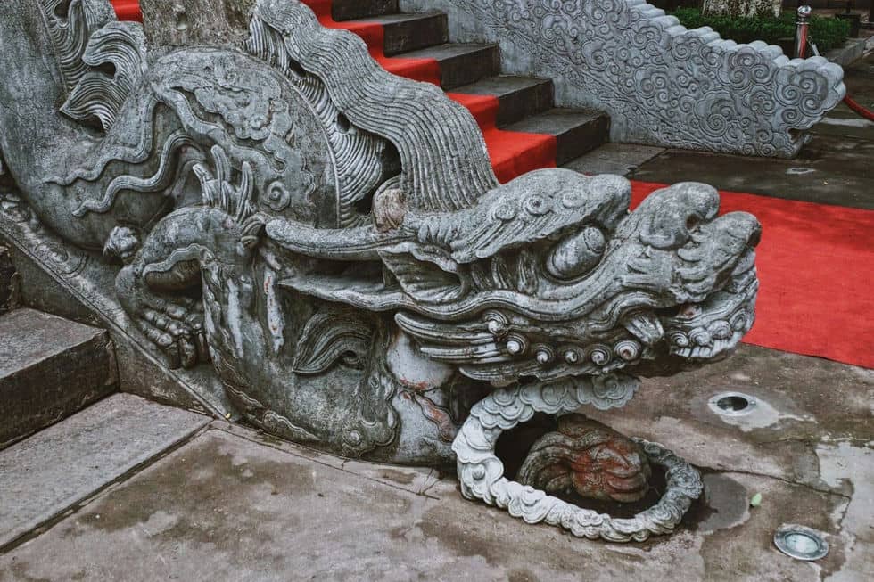 Carved-Dragon-Stairs-in-The-Thang-Long-Imeprial-Citadel