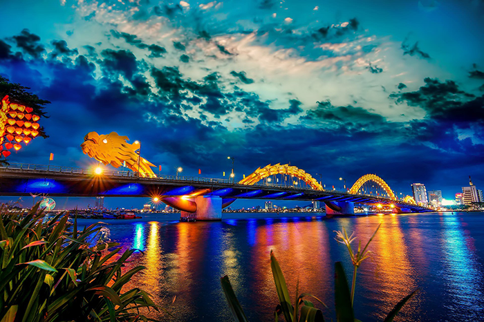 Dragon-Bridge-in-Da-Nang city