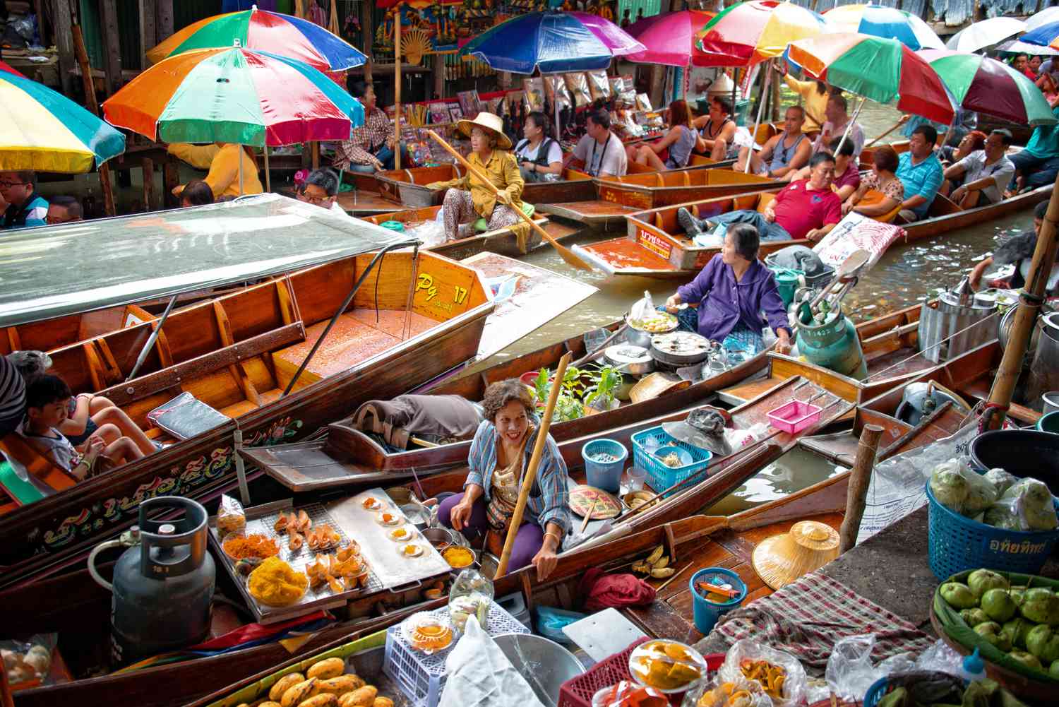 Explore local floating markets