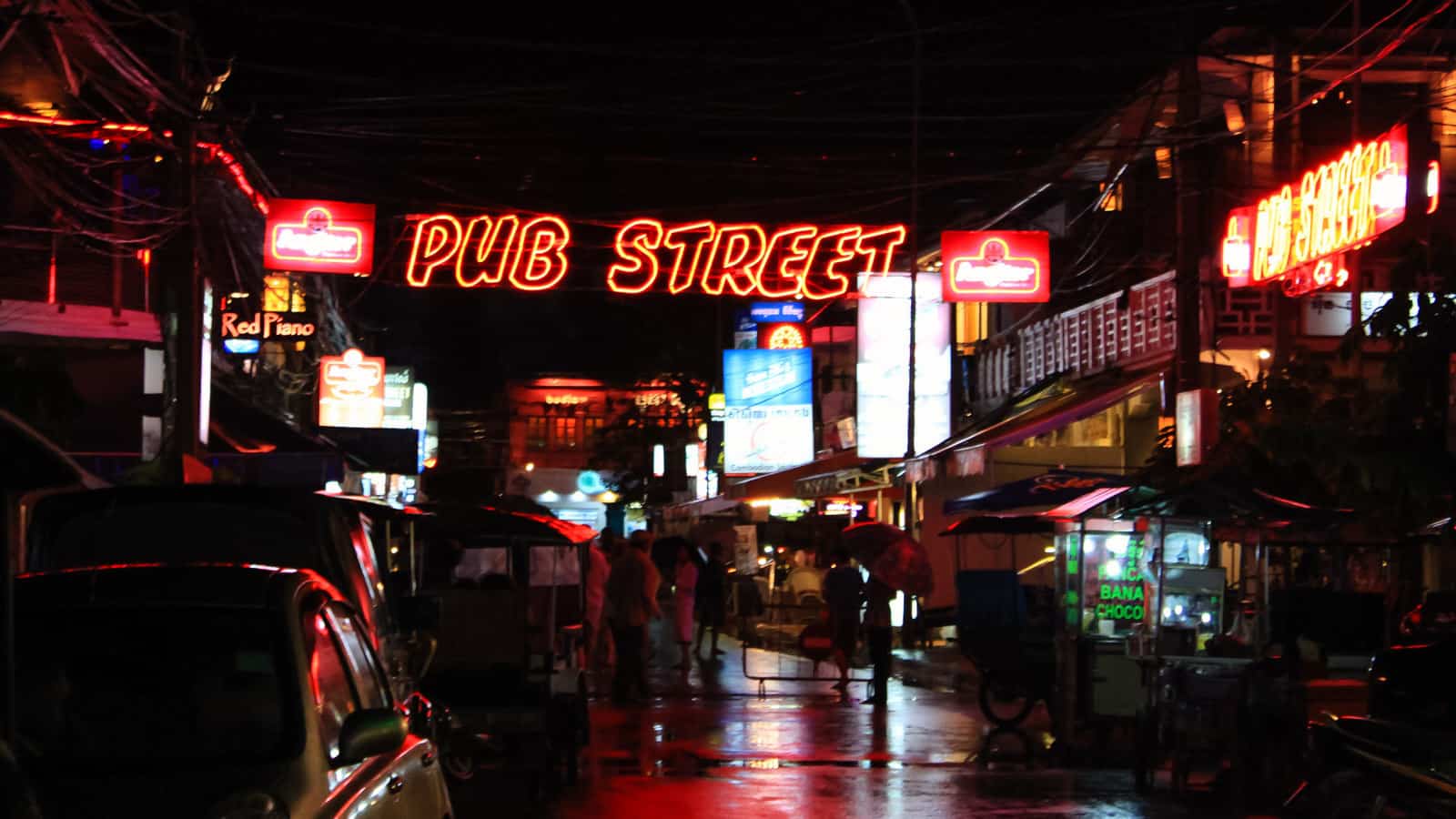 Have fun at Pub Street and the night market