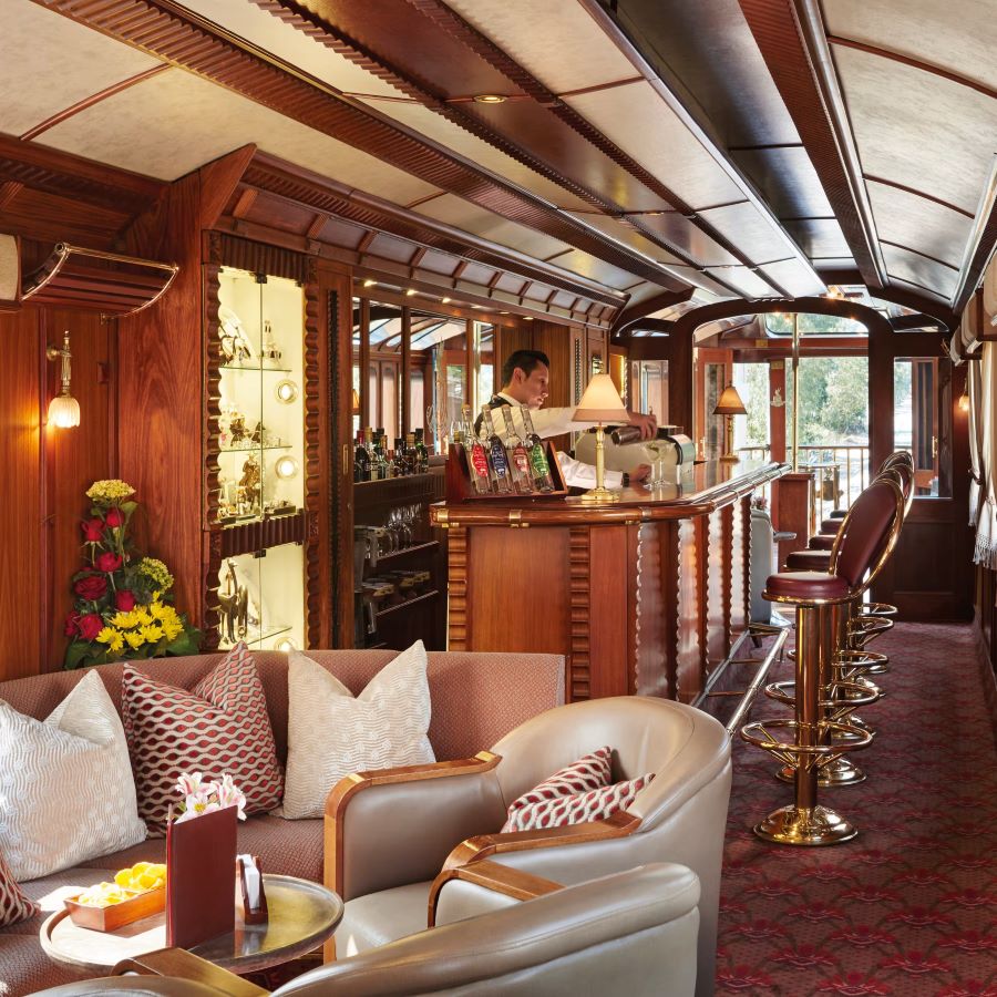 Hiram-Bingham-luxury christmas train Dining-Bar area