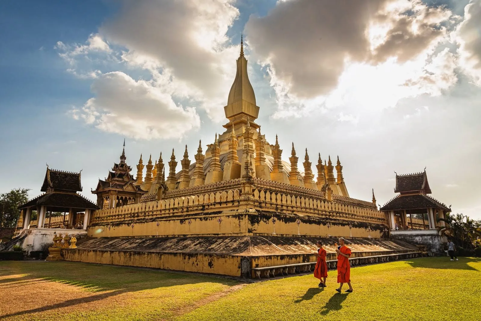 Laos Luxury Travel | Ultimate Travel Guide 2025 1 Laos Luxury Travel