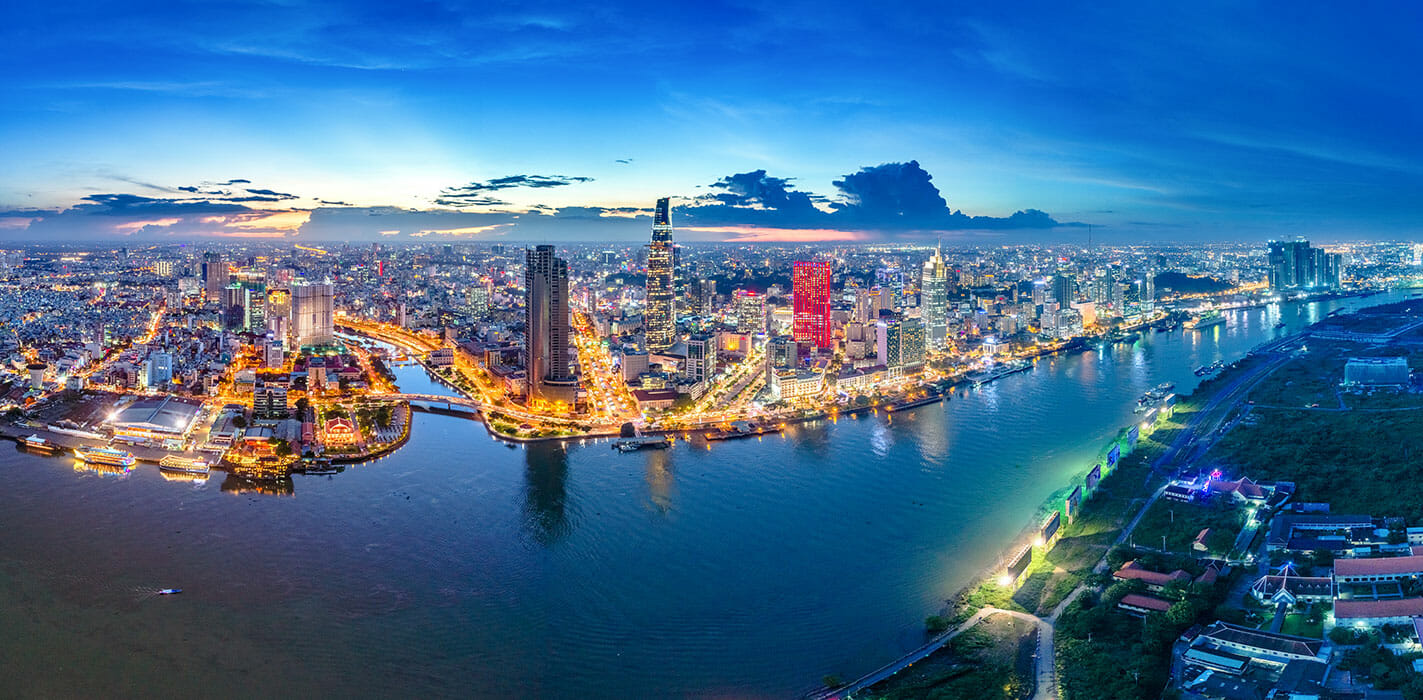  Night-view-of-a-route-across-Vietnam-from-Hanoi-to-Ho-Chi-Minh-City