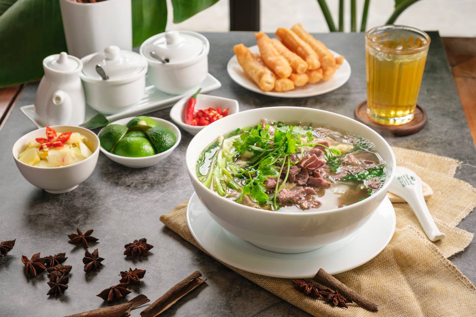 Pho-breakfast-in-hanoi