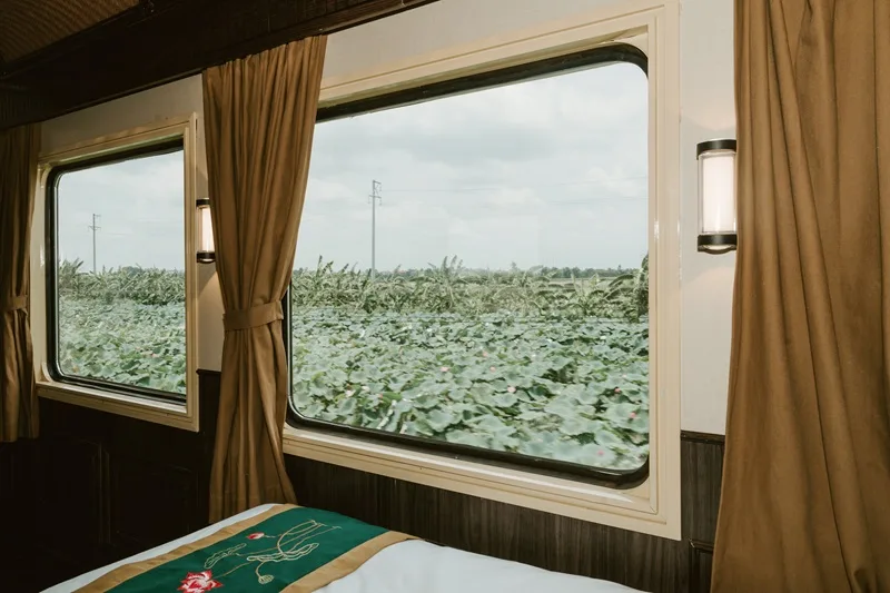 Unveiling The Charm of The Top 5 Best Luxury Train Trips In Vietnam 1 SJourney twin room 10