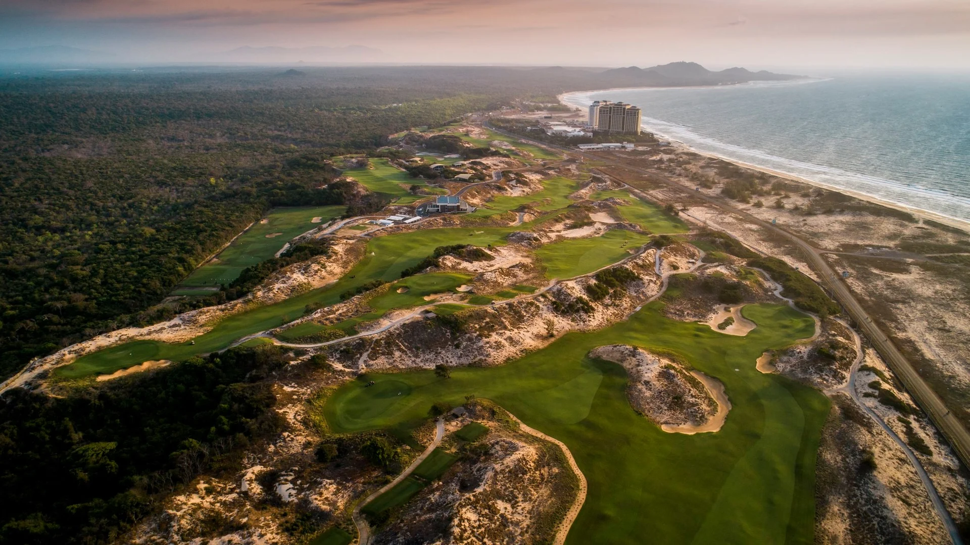 The Bluffs Ho Tram Strip (Vung Tau)