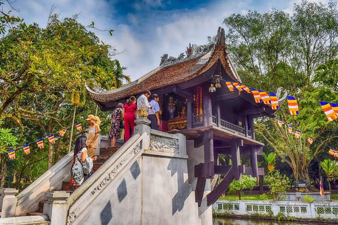 The stairs leading to the main hall | SJourney