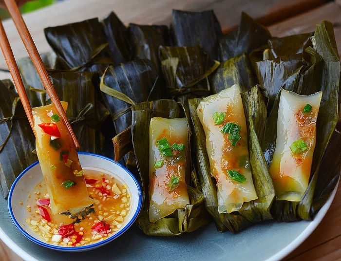 banh bot loc (Clear Tapioca Dumplings)