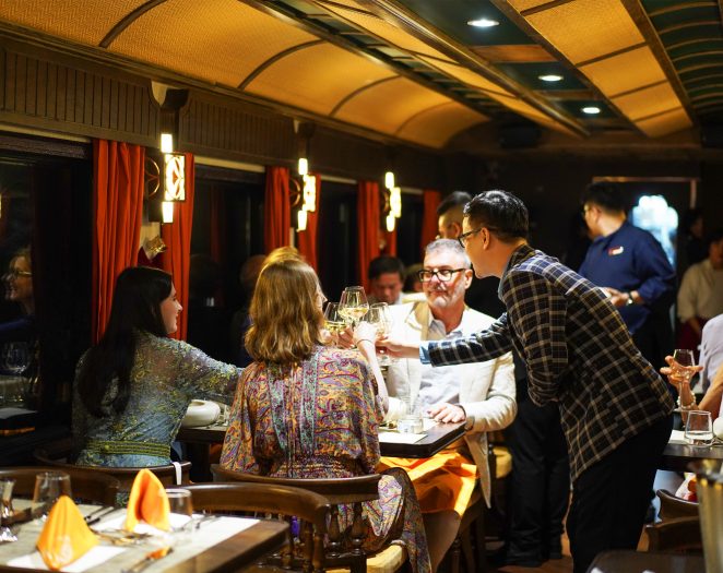 Sjourney - Private Train