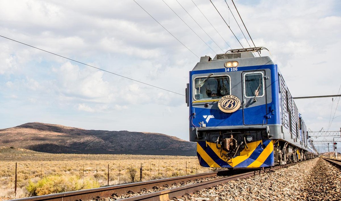 exterior-of-the-blue-train-luxury-train-south-africa