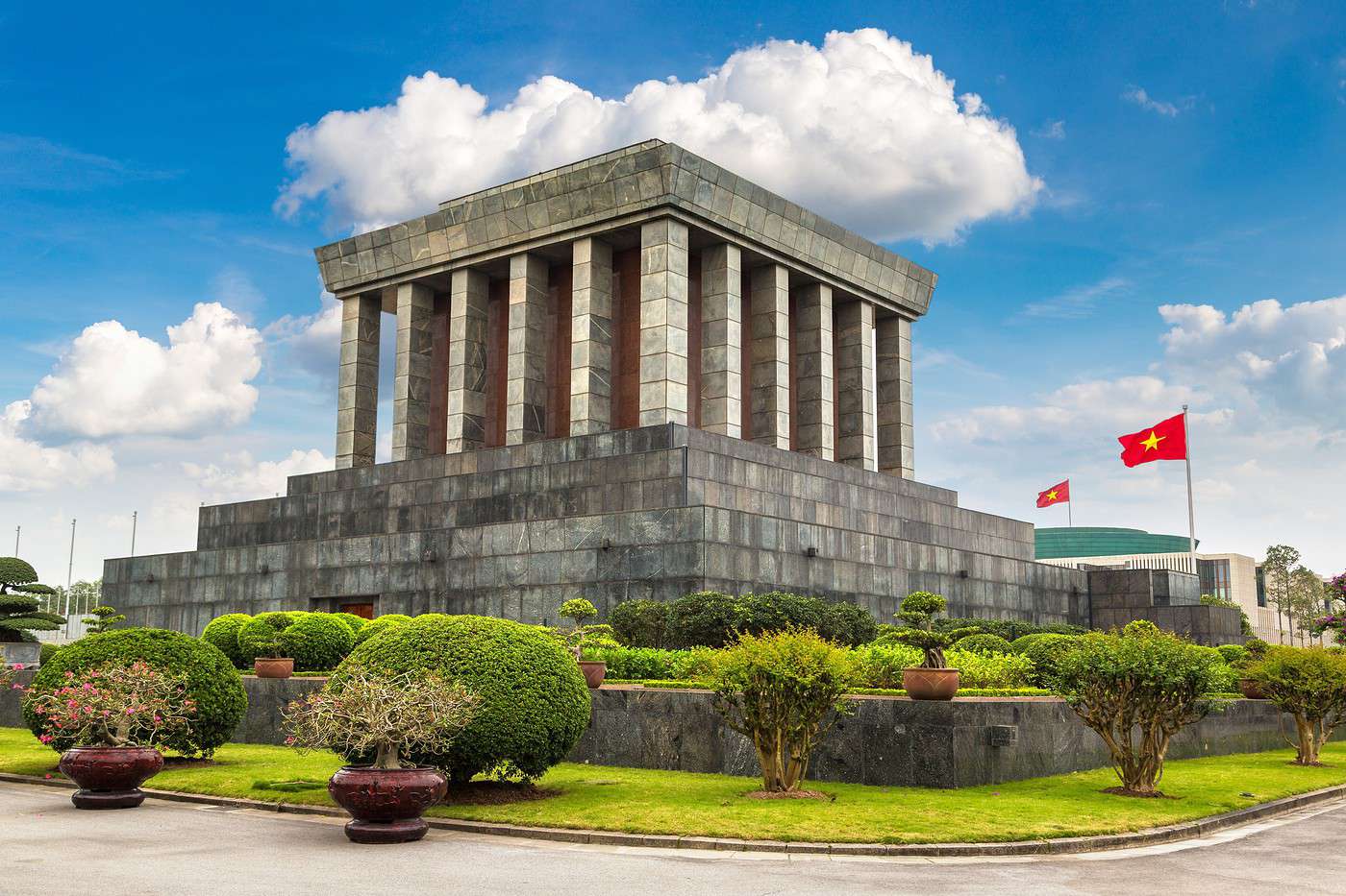 ho-chi-minh-mausoleum