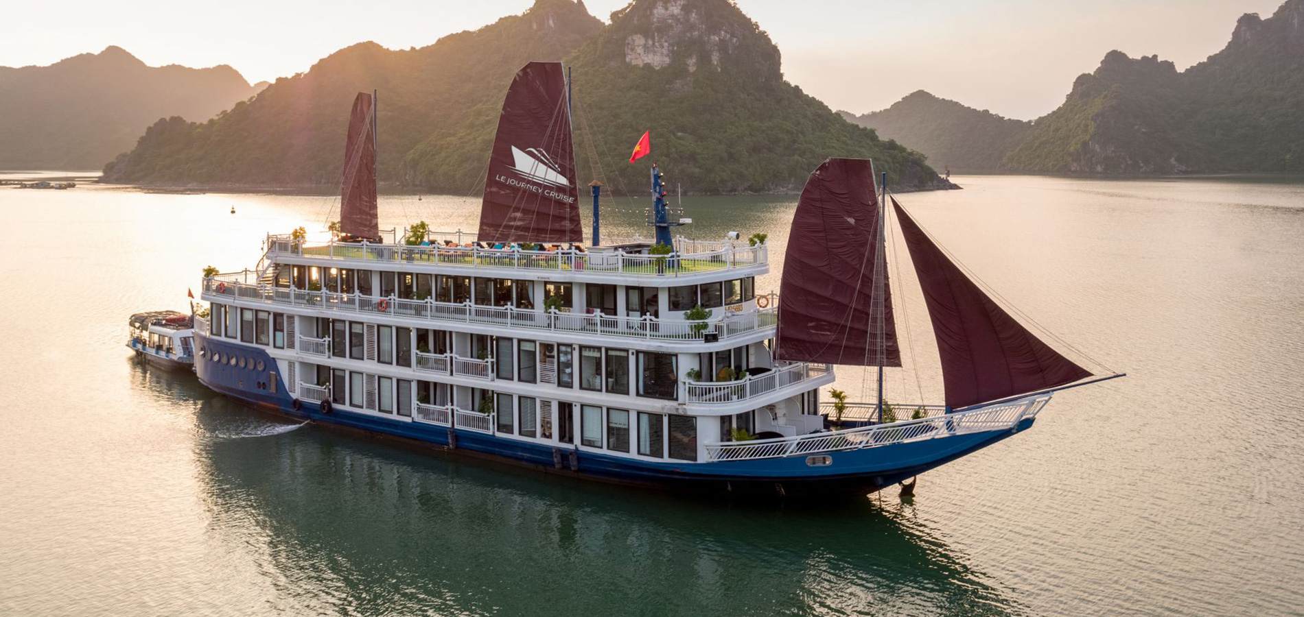 luxury-cruise-in-halong-bay-vietnam