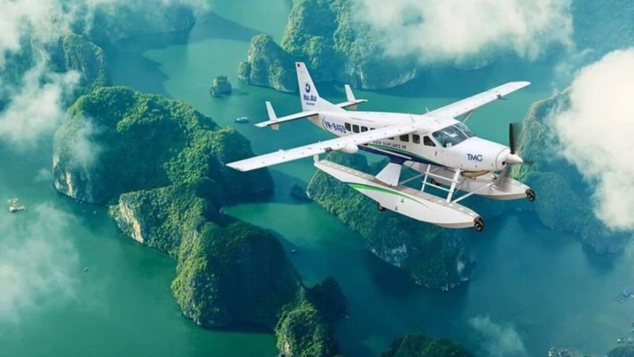  luxury-private-seaplane-ha-long-bay.