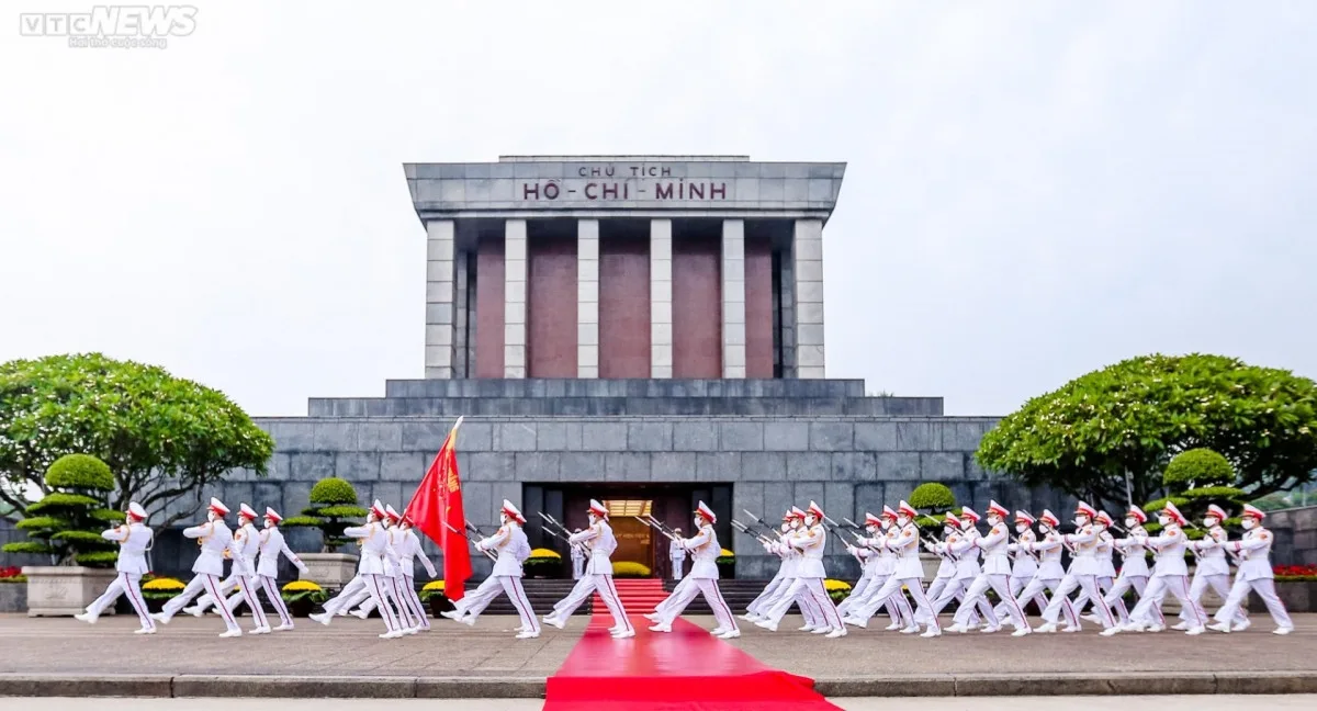 Ho Chi Minh Mausoleum: Do not miss out the greatest historical destination in Vietnam 10 Ho Chi Minh Mausoleum