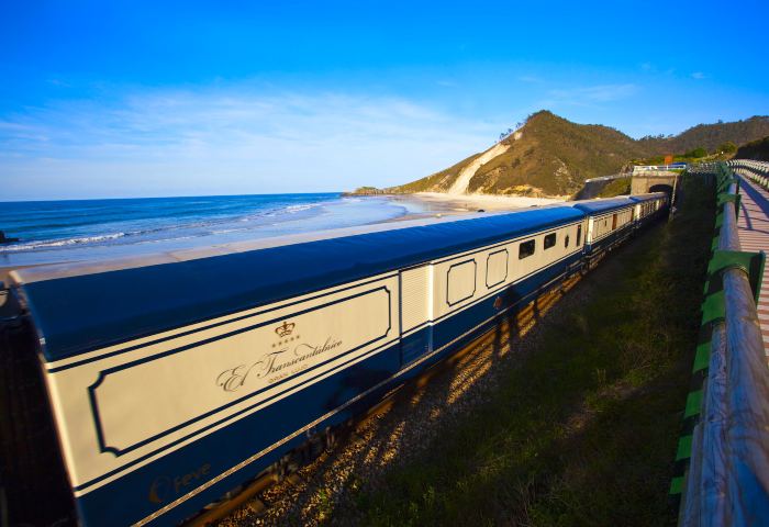 outside-european-luxury-trains-El-Transcantabrico-Gran-Lujo