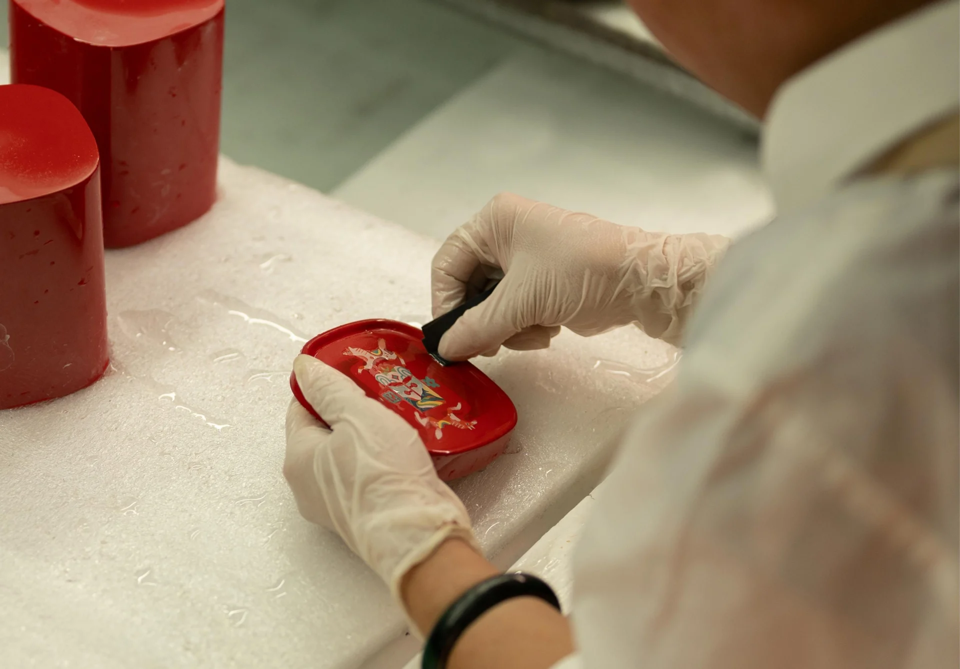 polishing-lacquerware