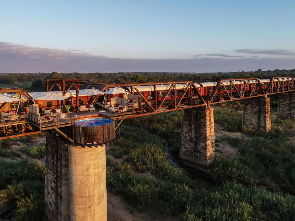 train-on-bridge-train-trips-south-africa