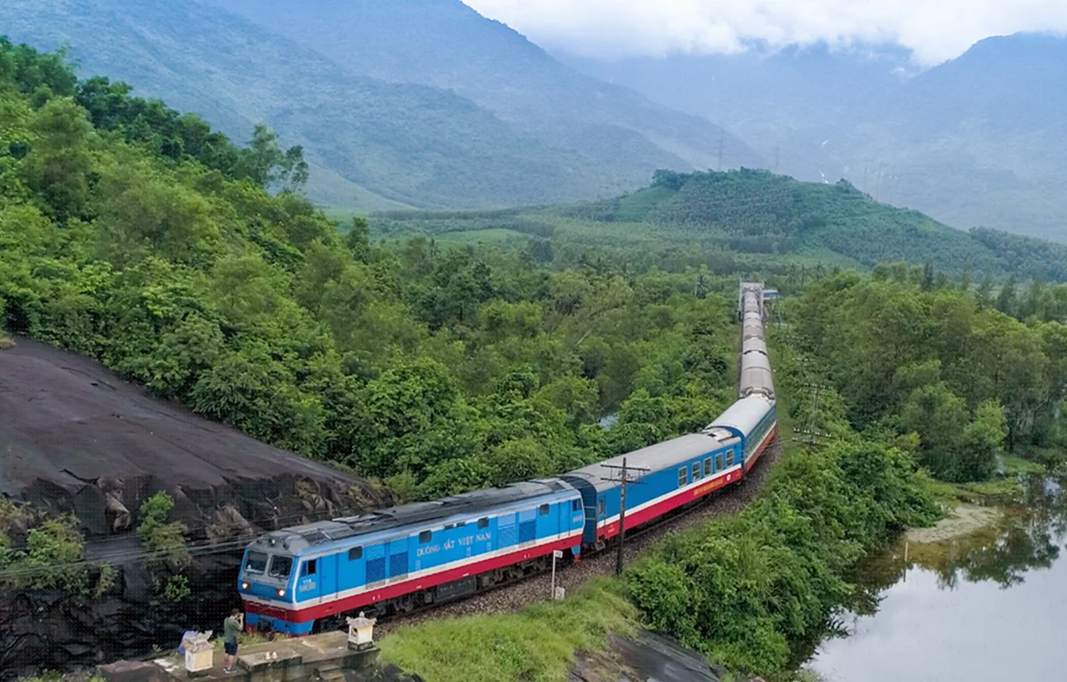 vietnam-hanoi-to-ho-chi-minh-train-route