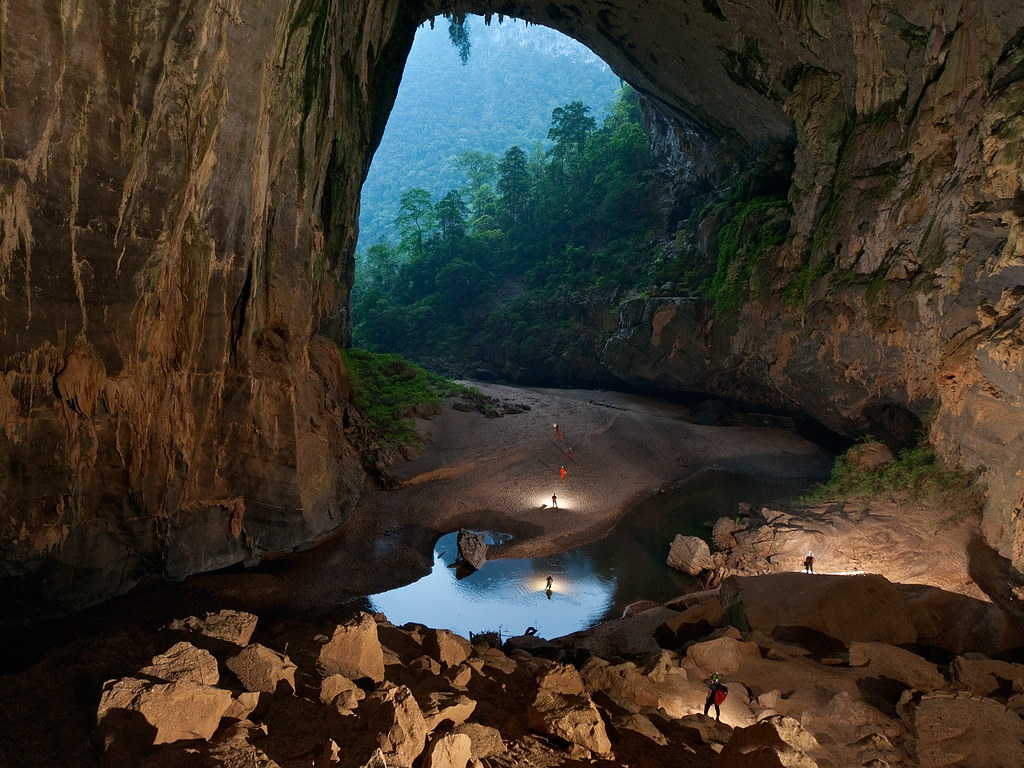 vietnam luxury holidays Explore Caves | SJourney